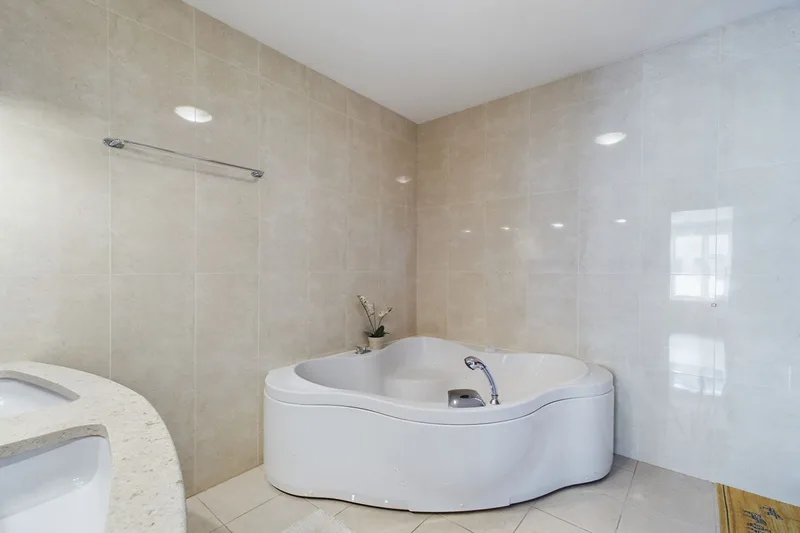 Apartment 4.5 rooms in Collina d'Oro — 13
