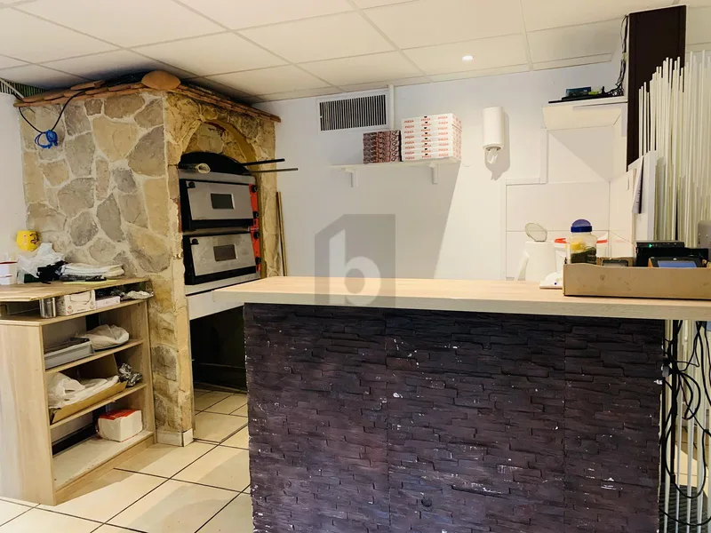 Commercial 1 rooms in Tolochenaz