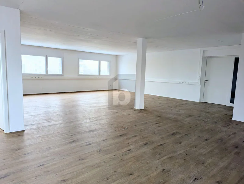 Commercial à Industriezone — photo 3