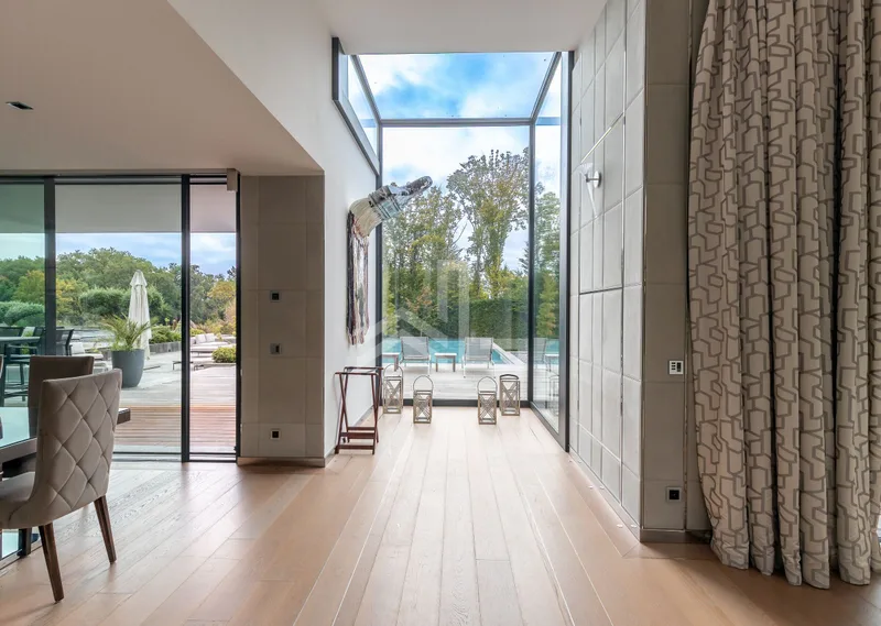 House / Villa 20 rooms in Mies — 10
