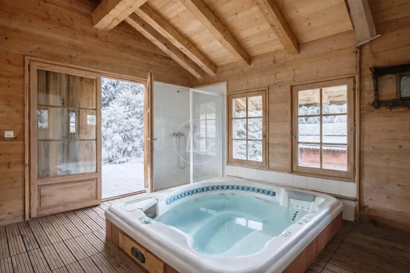 Maison / Villa 10 pièces à Demi-Quartier — photo 10