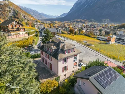 Apartment 8 rooms in Borzuat