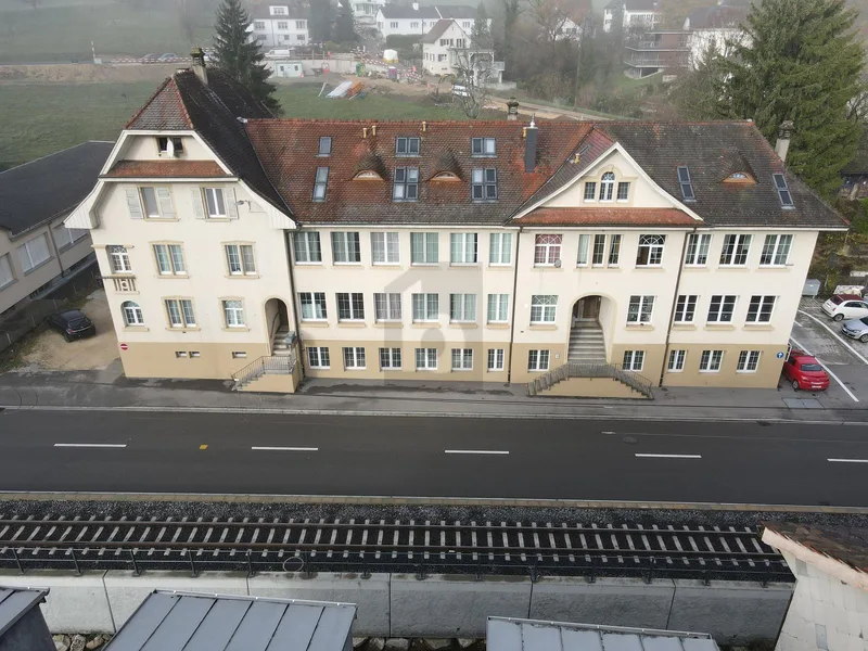 Building 36.5 rooms in Niederdorf