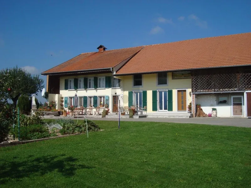 House / Villa 8.5 rooms in Cottens