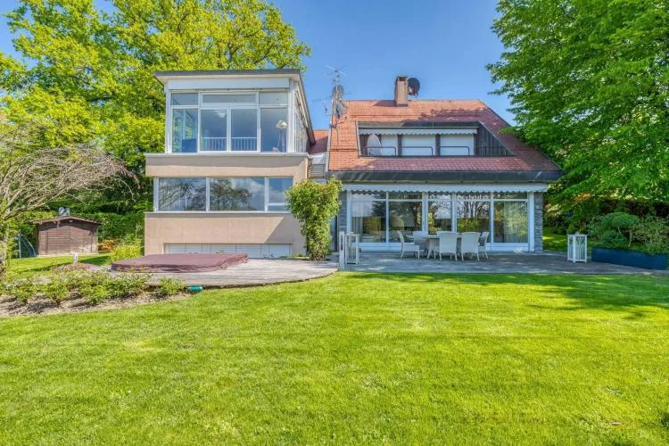 Maison / Villa 8 pièces à Cologny — 8