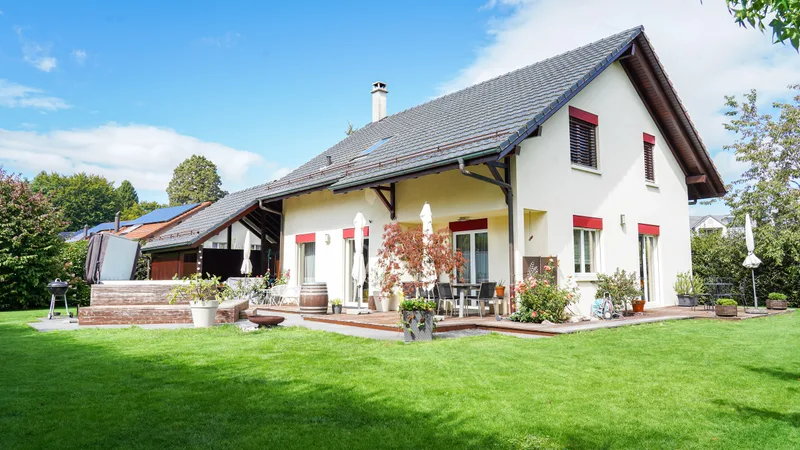 House / Villa 6 rooms in 25