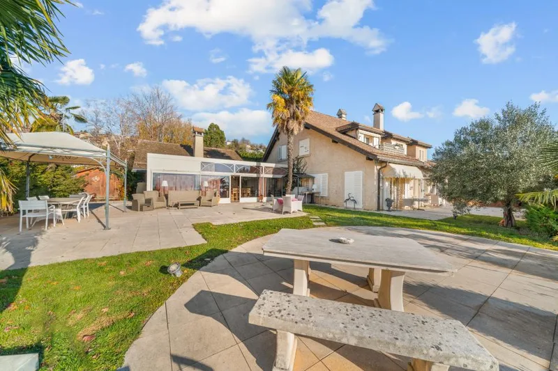 House / Villa in Lutry — 2