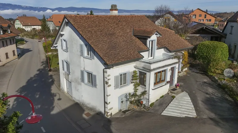 Haus / Villa 7 Zimmer in Penthéréaz