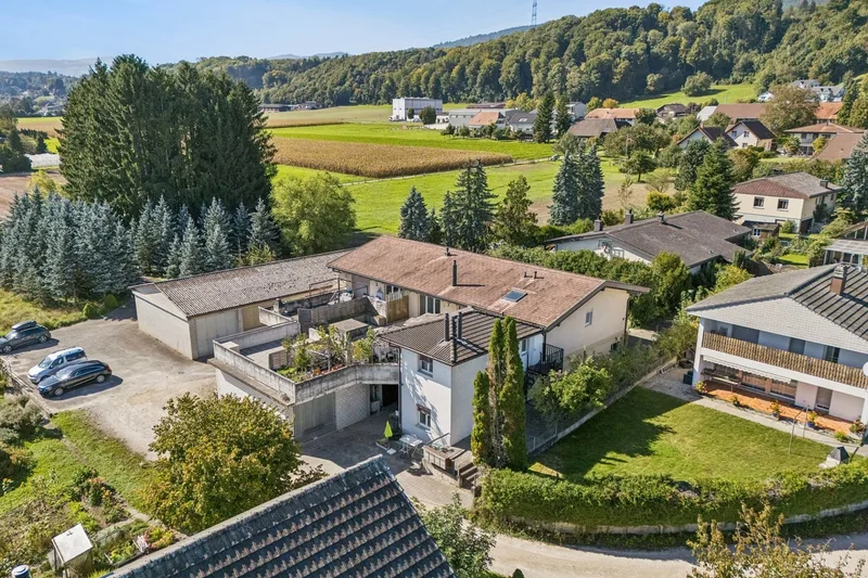 Maison / Villa 8 pièces à Meinisberg — photo 2
