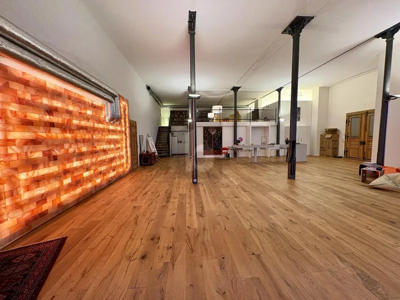 Commercial 2 rooms in Rüti
