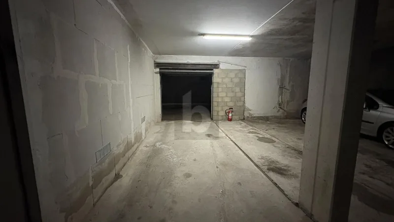Parkplatz 6 Zimmer in Val-de-Ruz — 4