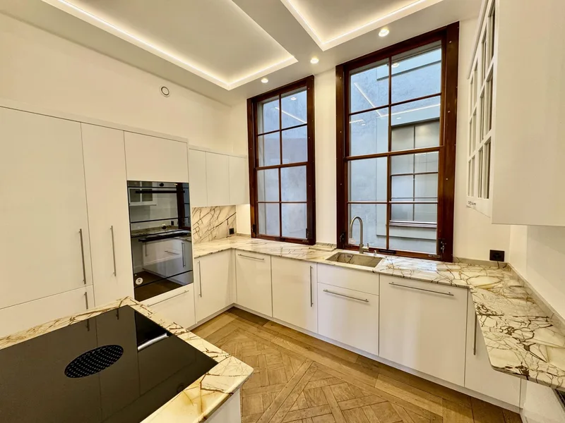 Apartment 6 rooms in Vieille Ville — 3