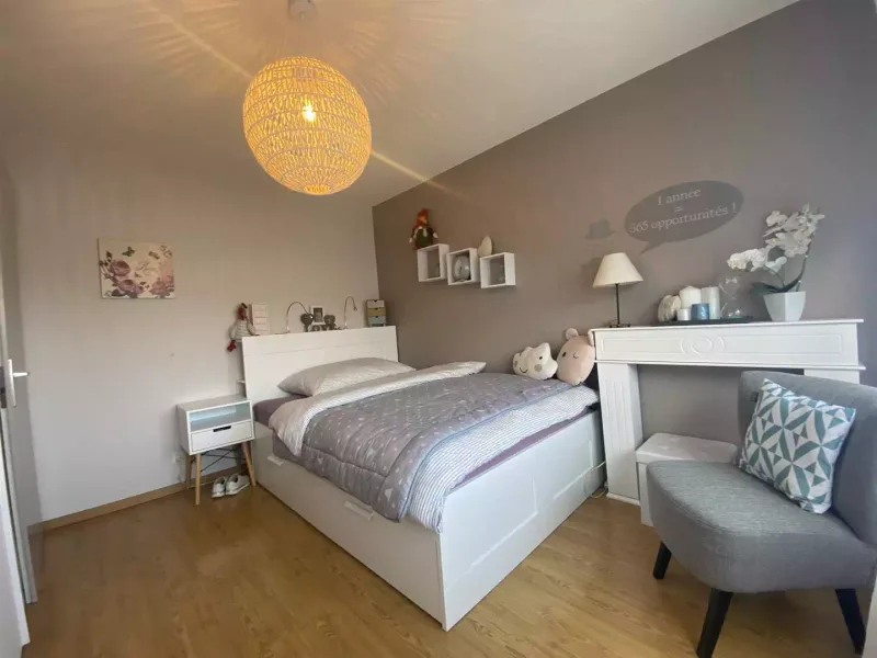 Maison / Villa à Courgenay — photo 12