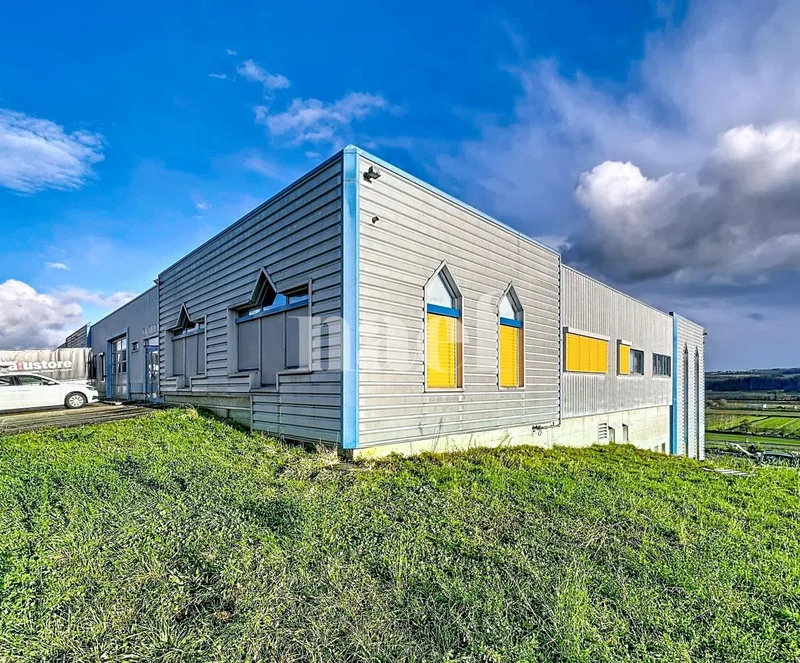 Commercial in Treycovagnes
