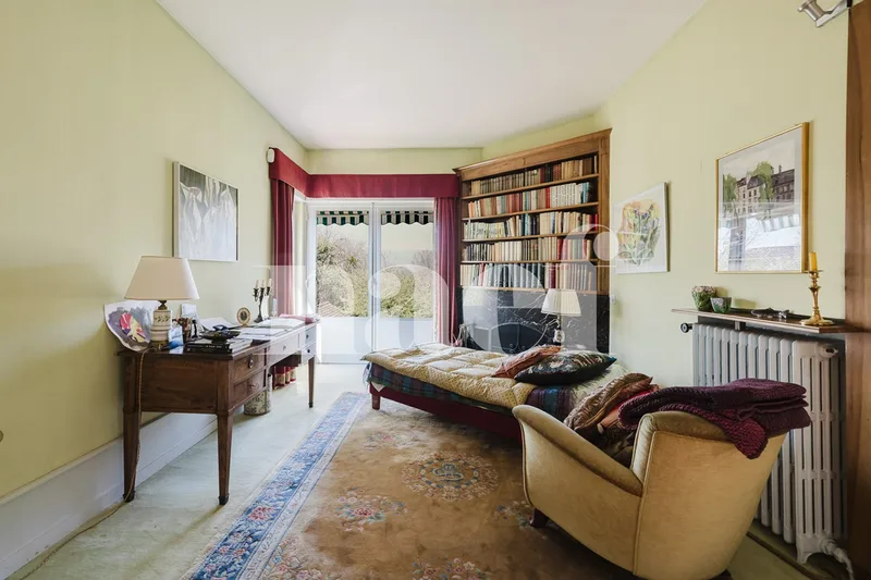 Maison / Villa 8 pièces à Le Grand-Saconnex — photo 8
