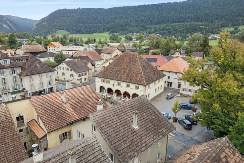 Maison / Villa 7.5 pièces à Val-de-Travers — photo 3