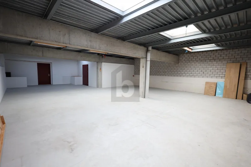 Commercial in Oberbipp — 3