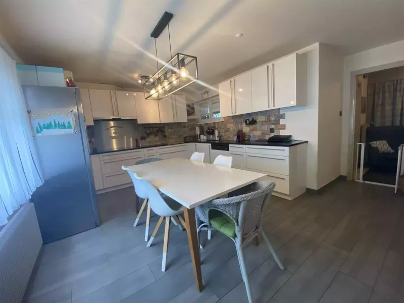 Maison / Villa à Courgenay — photo 7