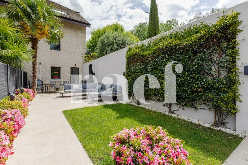 House / Villa 8 rooms in Troinex