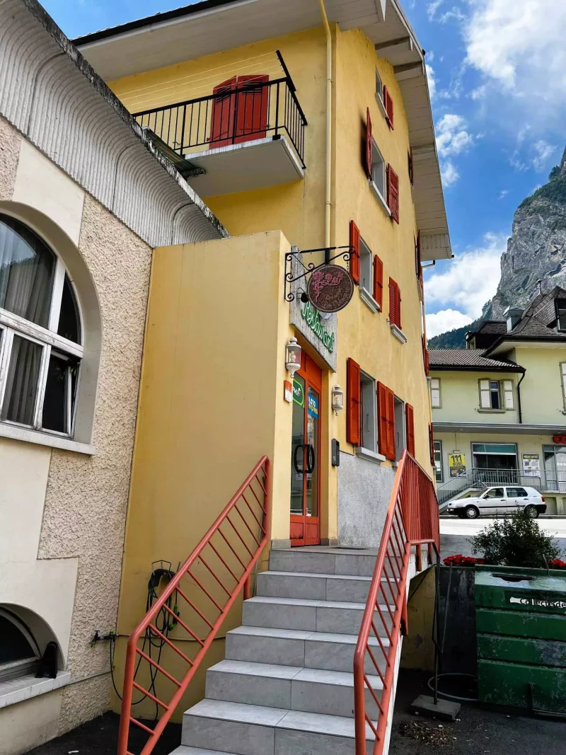 Gebäude in Leytron — photo 4