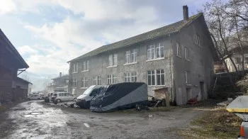 Building 9 rooms in Bex — 12
