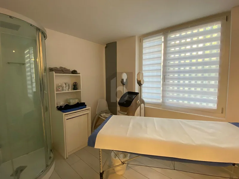 Gewerbe 6 Zimmer in quartier passant — photo 4