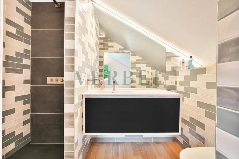 Maison / Villa 7.5 pièces à Saint-George — photo 9