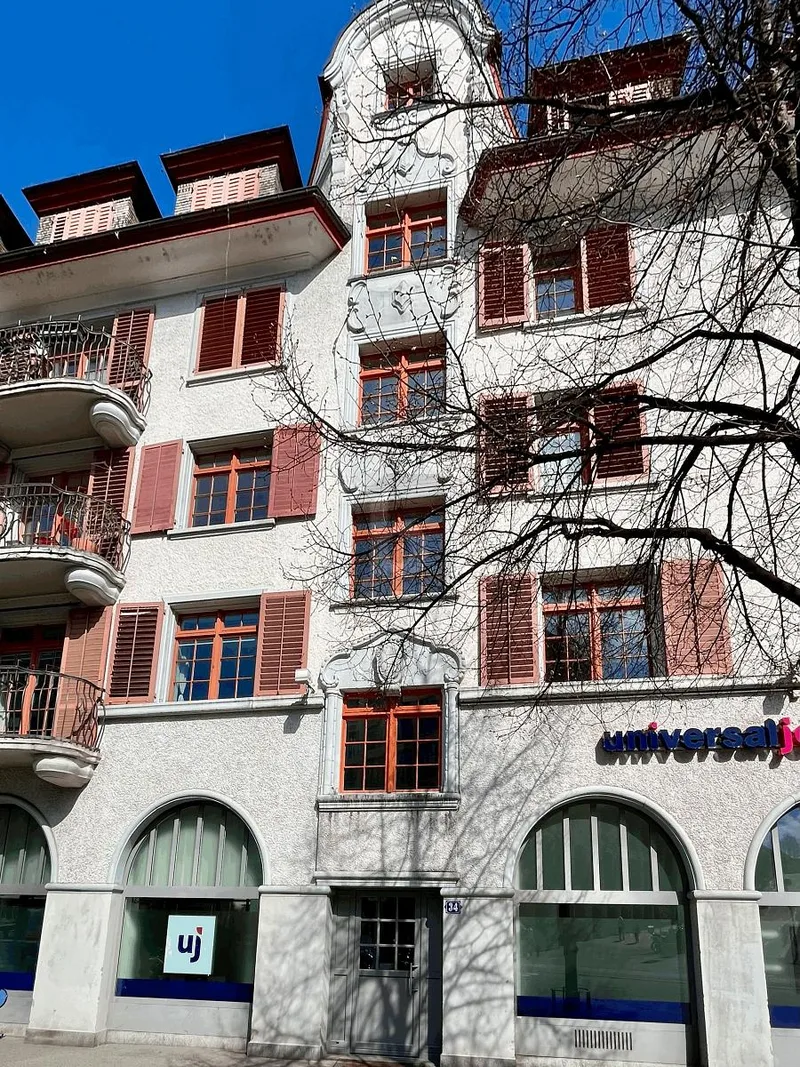 Commercial 7 rooms in Zürich — 2