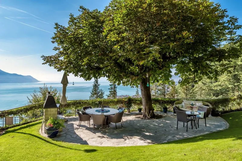 Maison / Villa 8 pièces à Territet — 2