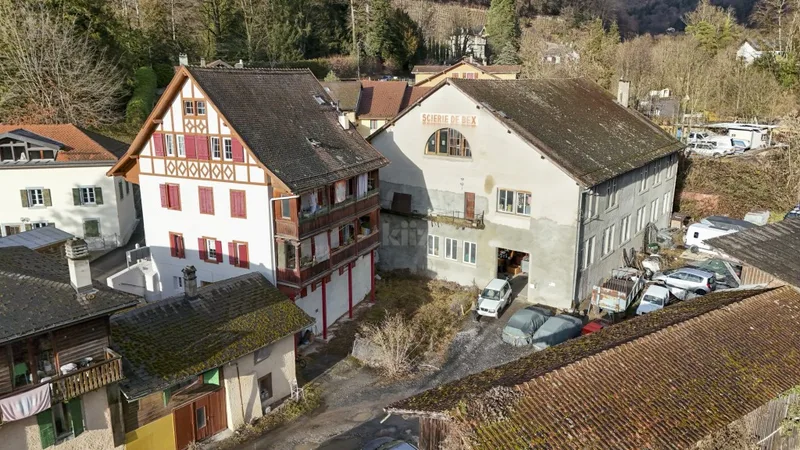Building 9 rooms in Bex