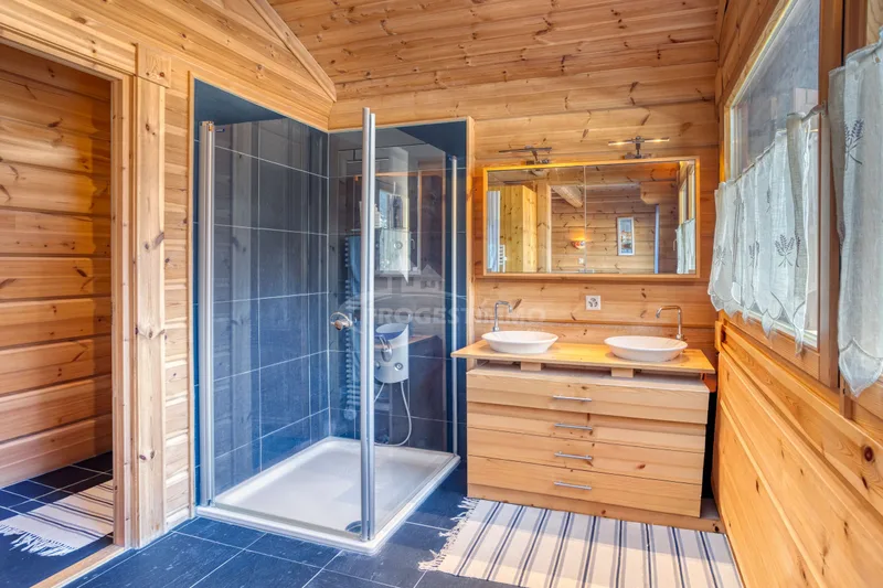 Maison / Villa 8.5 pièces à CENTRE — 7