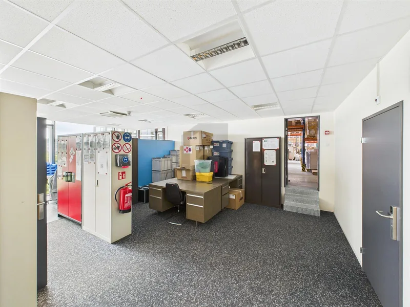 Gewerbe 3 Zimmer in Pratteln — photo 3