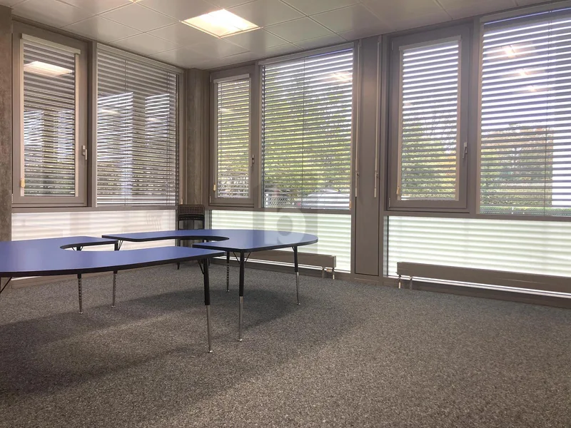 Gewerbe 17 Zimmer in Nyon — 2