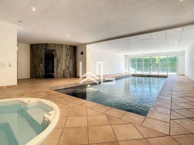 House / Villa 12 rooms in Mont-sur-Rolle — photo 2