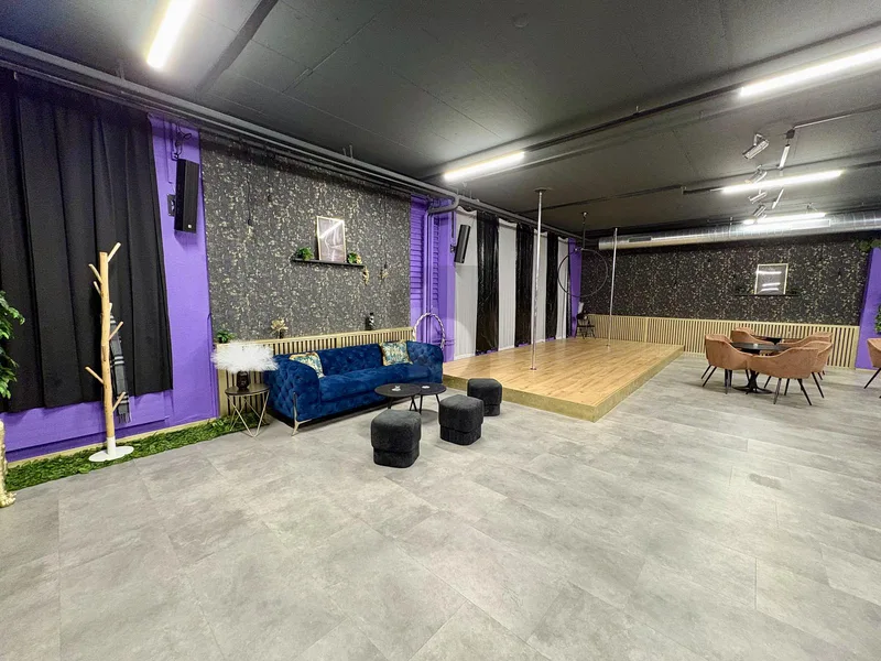 Commercial 6 rooms in Freienbach
