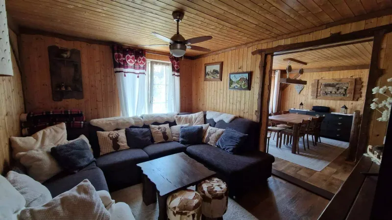 House / Villa 7.5 rooms in Perrefitte — photo 3