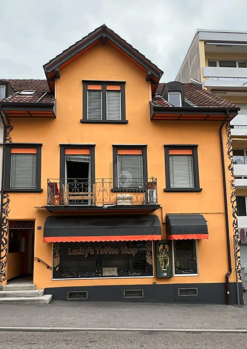 Building 11 rooms in zentral