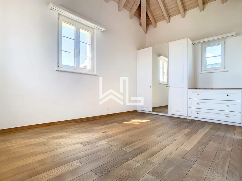 House / Villa 12 rooms in Mont-sur-Rolle — photo 9