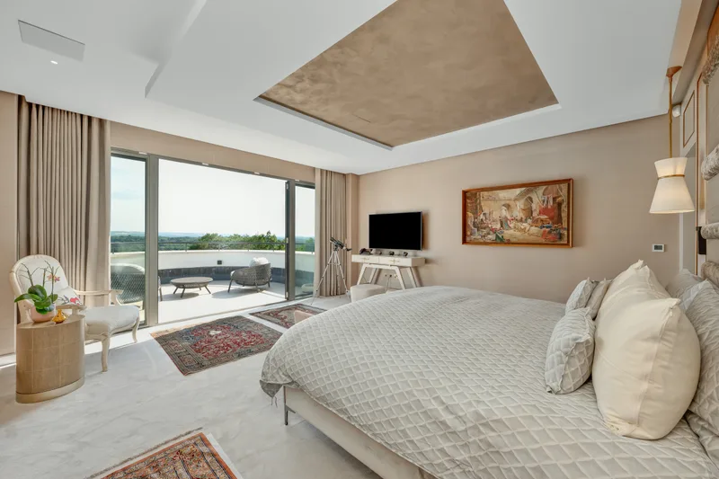 House / Villa 7 rooms in St George’s Hill — photo 10