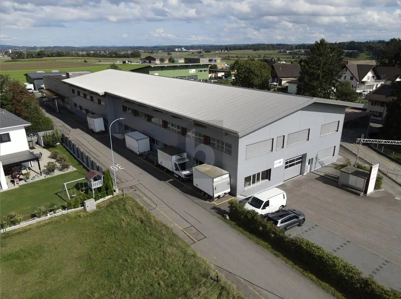 Commercial à Oberbipp