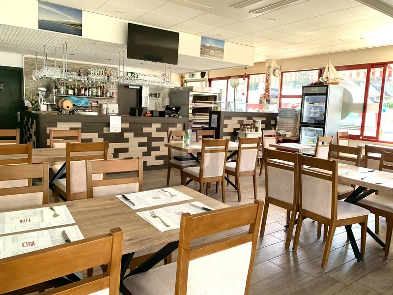 Commercial in Pully
