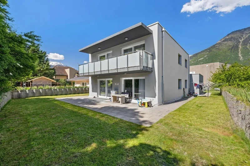 Maison / Villa 9 pièces à Martigny — 2