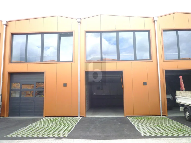 Gewerbe 1.5 Zimmer in Industriegebiet