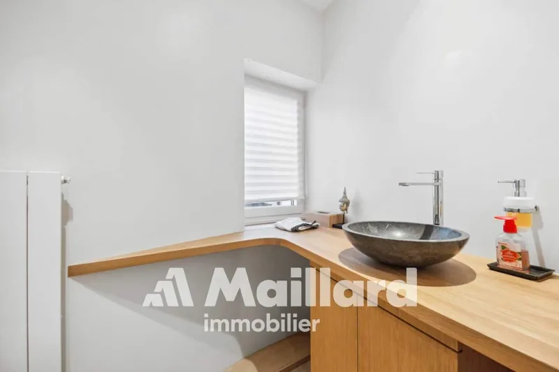 Wohnung 2.5 Zimmer in vieux Bourg — photo 7