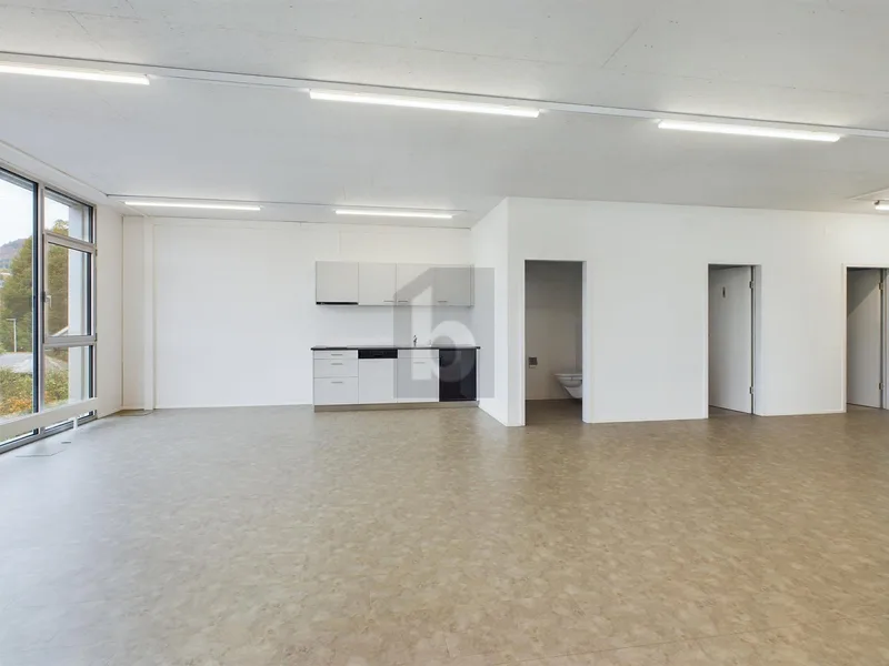 Gewerbe 3.5 Zimmer in Bolligen — photo 2