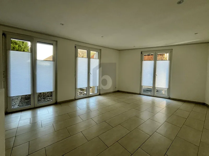 Gewerbe 2 Zimmer in Weiningen — photo 3