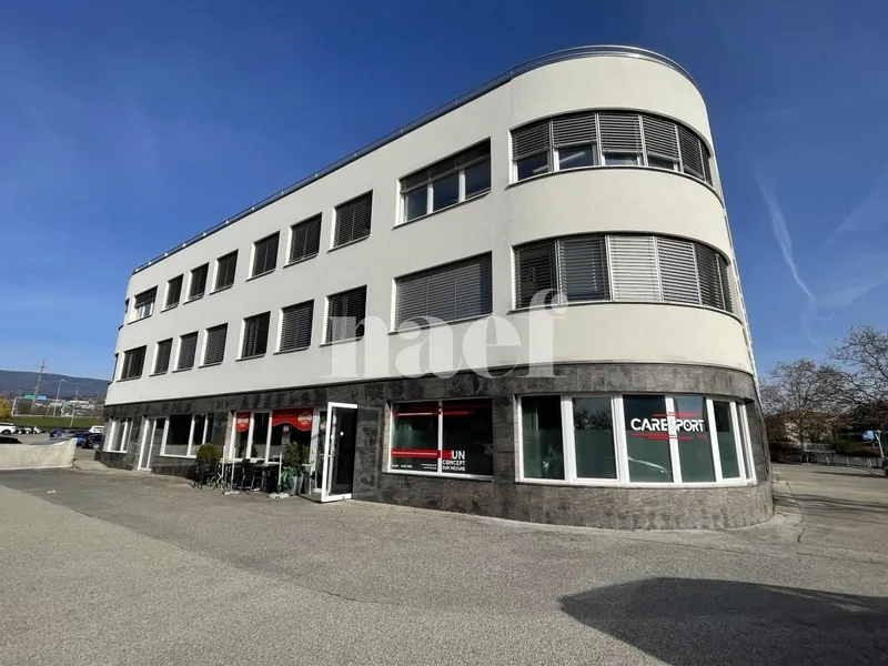 Commercial 2 rooms in Gland — 7