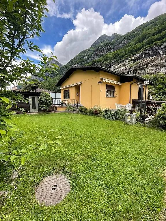 House / Villa 3.5 rooms in Riviera — 2