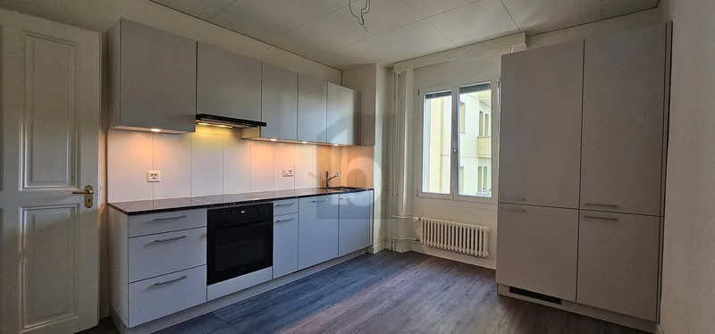 Apartment 5 rooms in Fribourg — photo 2