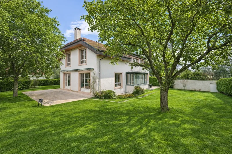 Maison / Villa 10 pièces à Plan-les-Ouates